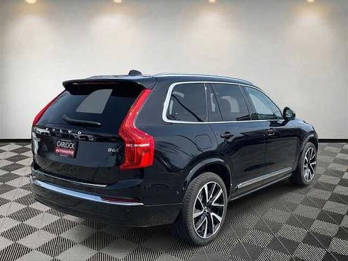 2023 Volvo XC90 Plus