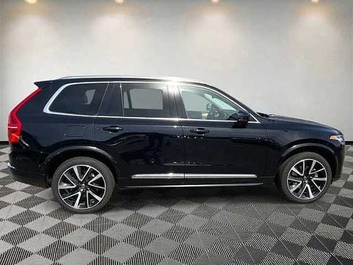 2023 Volvo XC90 Plus