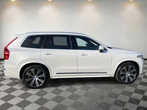 2023 Volvo XC90 B6 AWD Ultimate 7-Seater