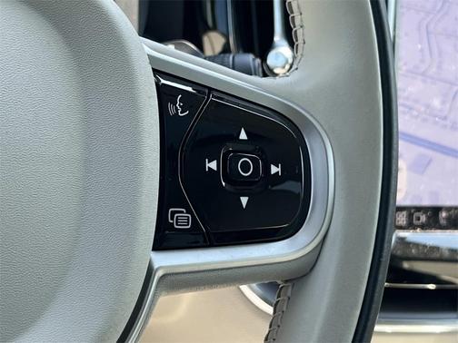 2025 Volvo XC60 B5 Core