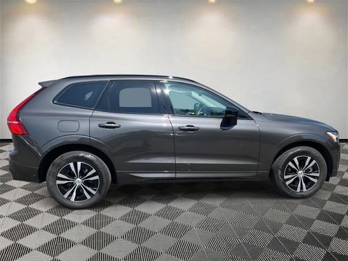 2025 Volvo XC60 B5 Core