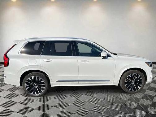 2025 Volvo XC90 Plus