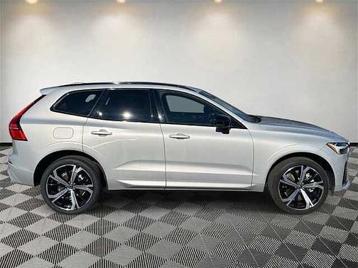 2023 Volvo XC60 B5 AWD Ultimate Dark
