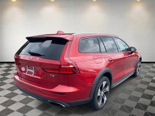 2020 Volvo V60 Cross Country T5