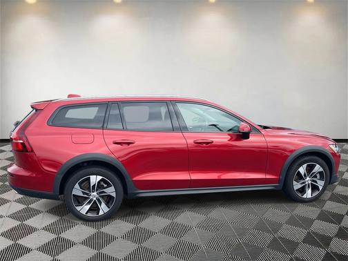 2020 Volvo V60 Cross Country T5