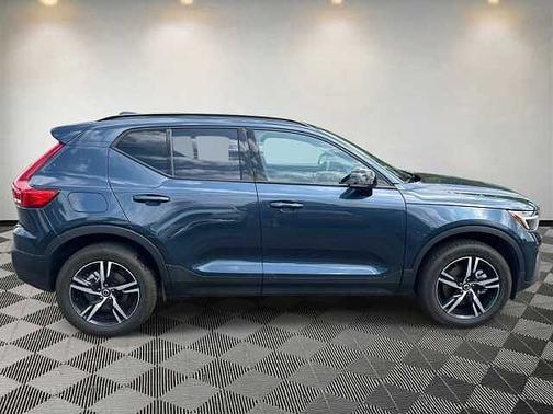 Denim Blue 2026 Volvo XC40 Core