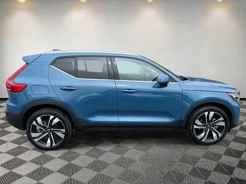 2023 Volvo XC40 Plus
