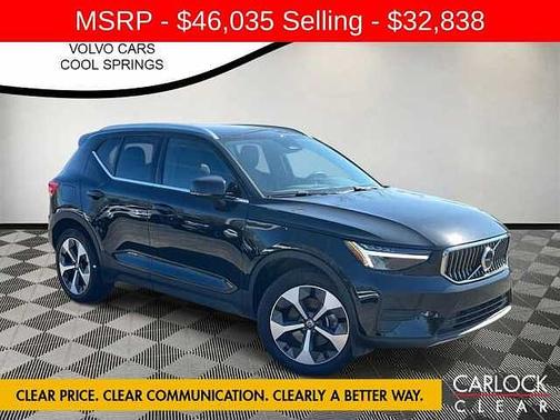 2025 Volvo XC40 Core