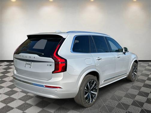 2025 Volvo XC90 B5 (2025.5) Core