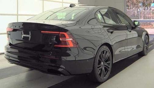 Onyx Black 2023 Volvo S60 Plus