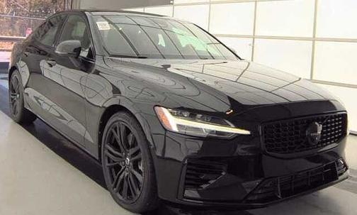 Onyx Black 2023 Volvo S60 Plus