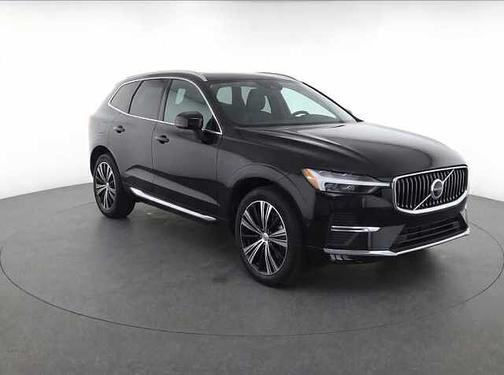 Onyx Black 2023 Volvo XC60 Plus