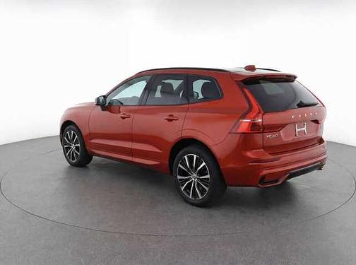 Fusion Red 2024 Volvo XC60 Plus