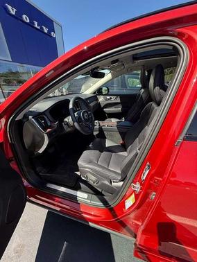 Fusion Red 2024 Volvo XC60 Plus
