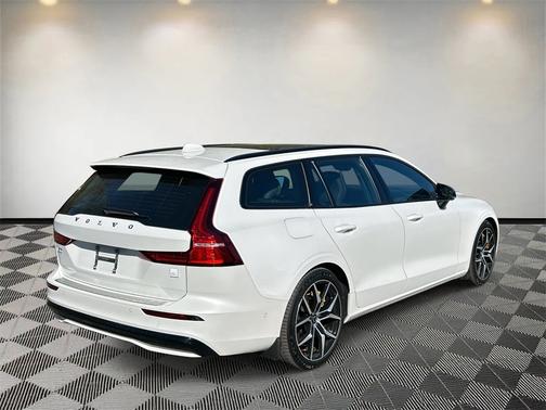 2024 Volvo V60 Recharge Plug-In Hybrid T8 Polestar Engineered