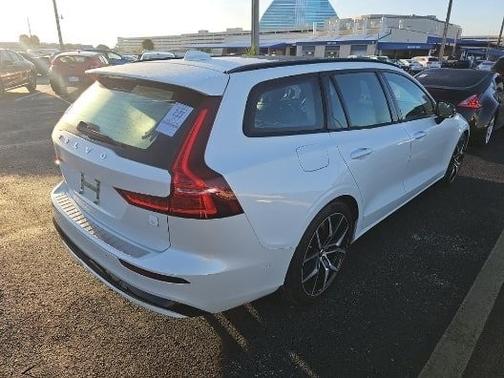 2024 Volvo V60 Recharge Plug-In Hybrid T8 Polestar Engineered
