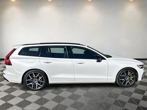 2024 Volvo V60 Recharge Plug-In Hybrid T8 Polestar Engineered