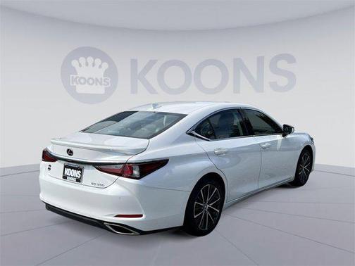 2022 Lexus ES 350 Base