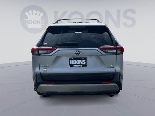 2022 Toyota RAV4 Hybrid SE