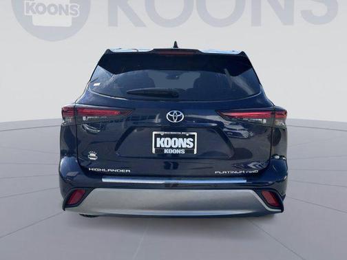 2025 Toyota Highlander Platinum