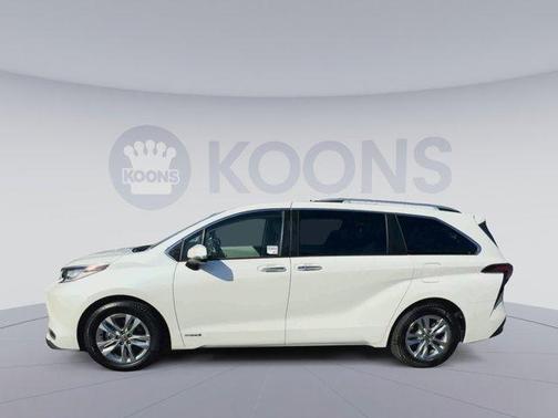 2021 Toyota Sienna Limited 7-Passenger