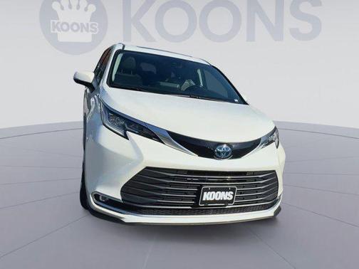 2021 Toyota Sienna Limited 7-Passenger