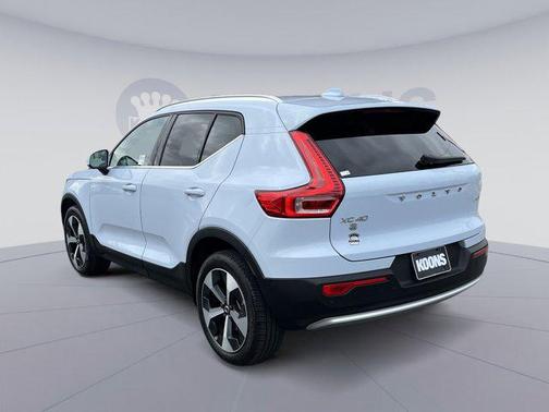 2025 Volvo XC40 B5 Plus Bright Theme