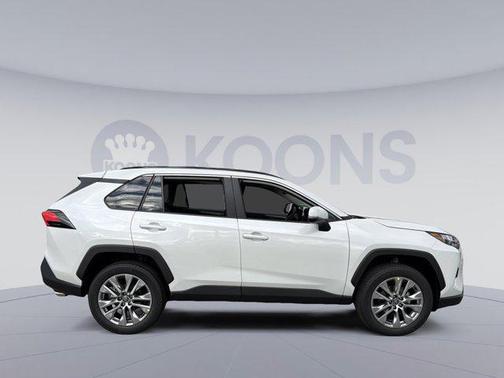 2025 Toyota RAV4 XLE Premium