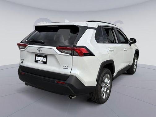 2025 Toyota RAV4 XLE Premium