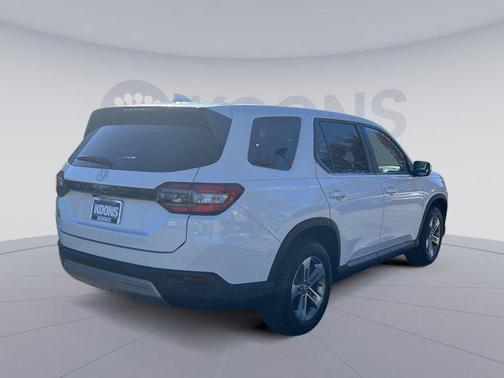 2023 Honda Pilot AWD EX-L 8 Passenger