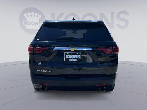 Mosaic Black Metallic 2023 Chevrolet Traverse LS