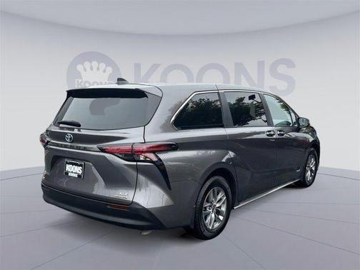 2021 Toyota Sienna XLE 7 Passenger