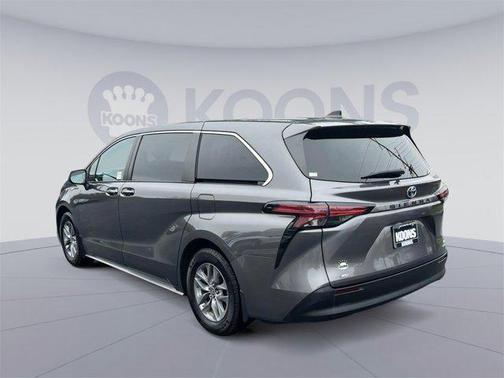 2021 Toyota Sienna XLE 7 Passenger