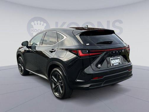 2022 Lexus NX 450h+ Luxury