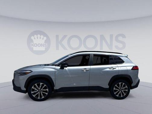 2025 Toyota Corolla Cross XLE