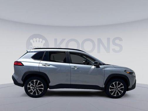 2025 Toyota Corolla Cross XLE