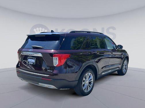 JEWEL RED MET TINTED CC 2023 Ford Explorer XLT