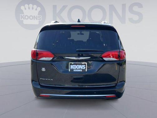 2018 Chrysler Pacifica Touring-L
