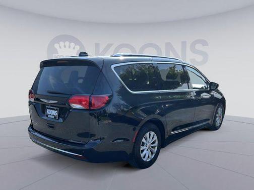 2018 Chrysler Pacifica Touring-L