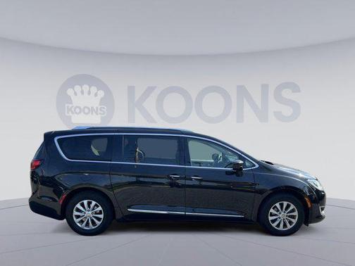 2018 Chrysler Pacifica Touring-L
