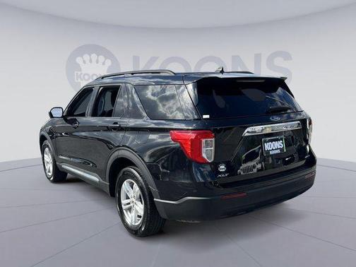 AGATE BLACK METALLIC 2023 Ford Explorer XLT