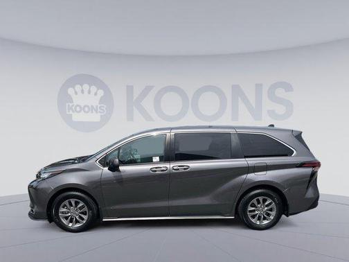 2021 Toyota Sienna XLE 7 Passenger