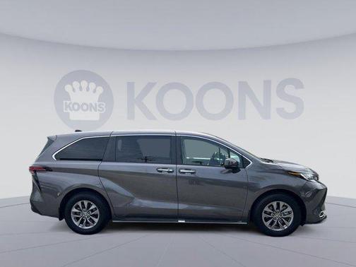 2021 Toyota Sienna XLE 7 Passenger