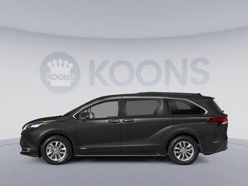 2025 Toyota Sienna XLE 7 Passenger