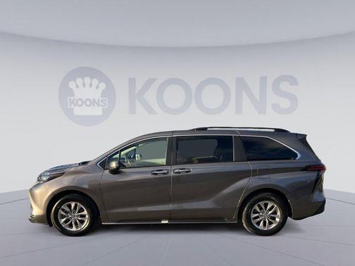 2022 Toyota Sienna XLE