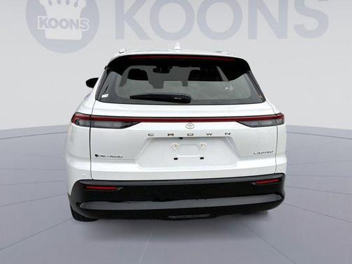 2025 Toyota Crown Signia Limited