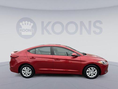 2018 Hyundai ELANTRA SE