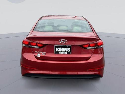 2018 Hyundai ELANTRA SE