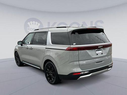 2022 Kia Carnival SX