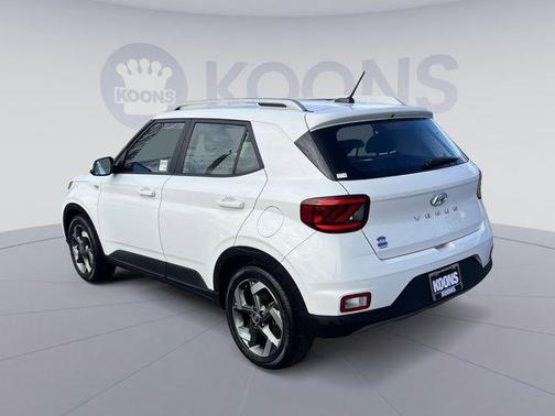 2023 Hyundai VENUE SEL